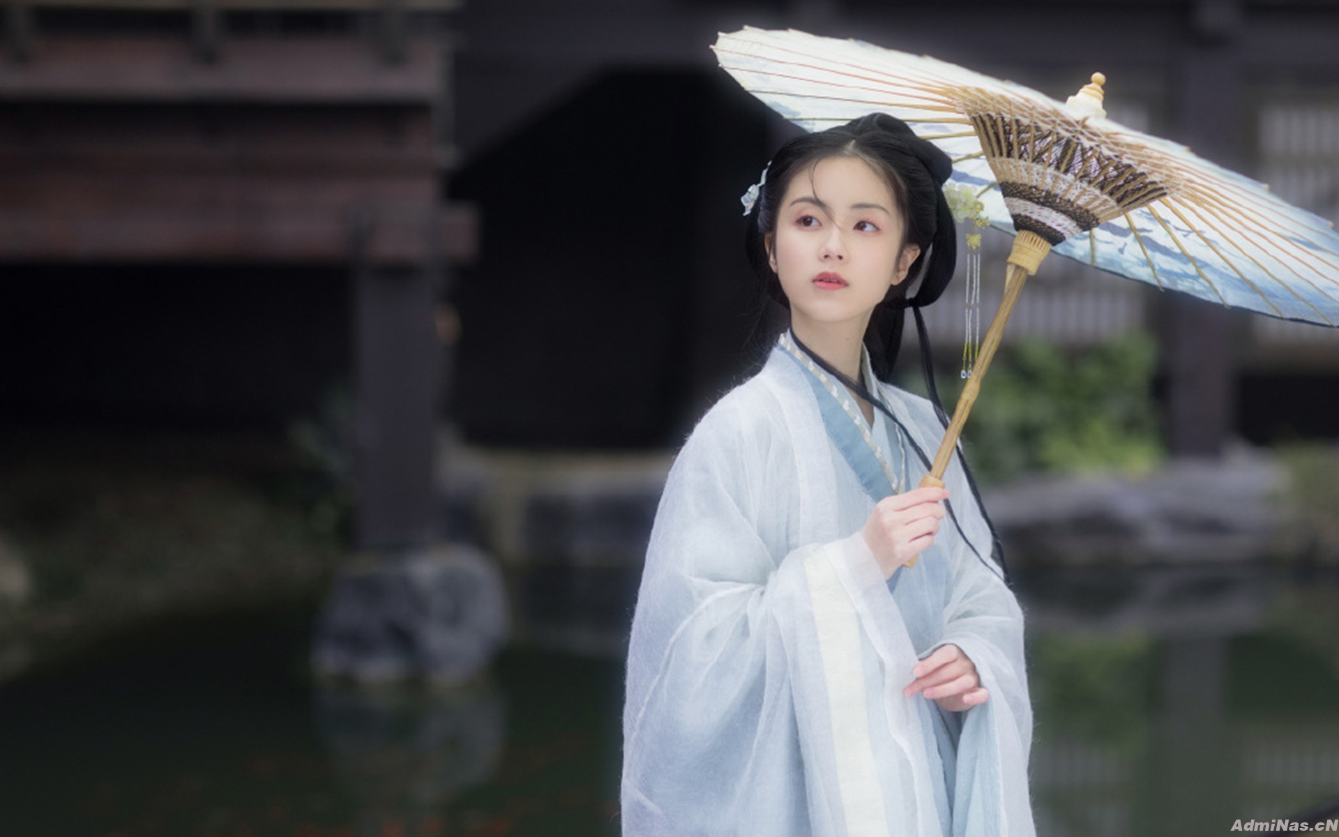 打伞